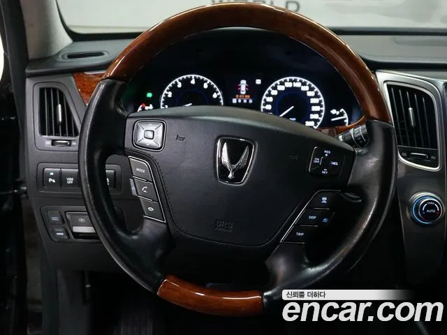 Hyundai Equus 2012 — фото 12