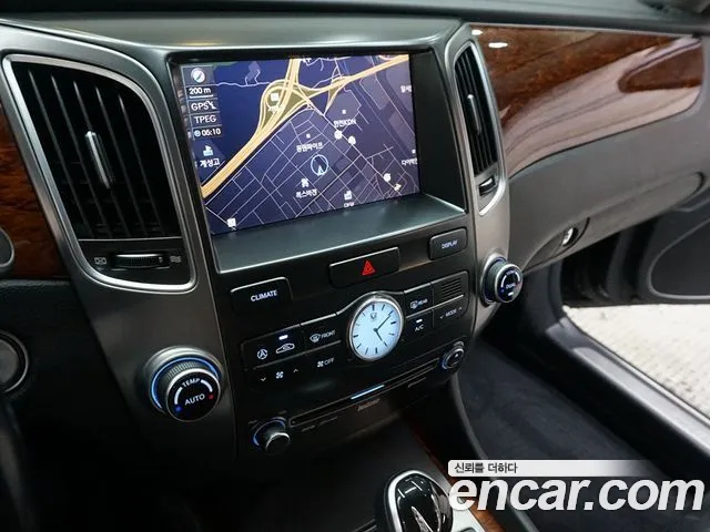 Hyundai Equus 2012 — фото 13