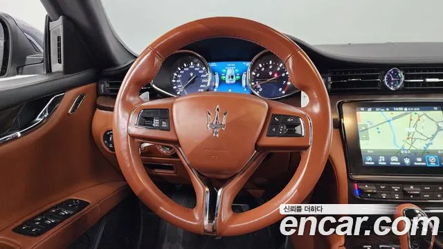 Maserati Quattroporte 2018 — фото 13