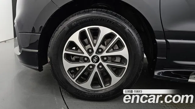 Hyundai Starex 2019 — фото 5