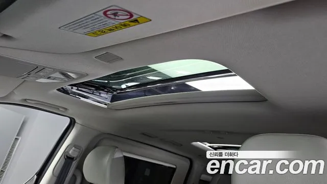 Hyundai Starex 2019 — фото 19