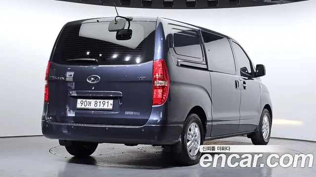 Hyundai Starex 2017 — фото 2