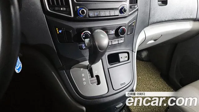 Hyundai Starex 2017 — фото 9