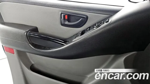 Hyundai Starex 2017 — фото 16