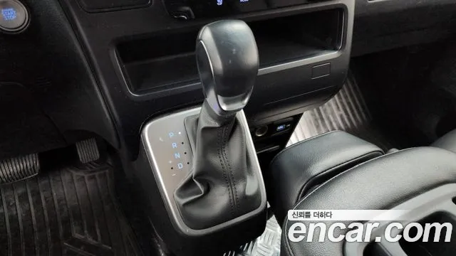 Hyundai Staria 2022 — фото 9