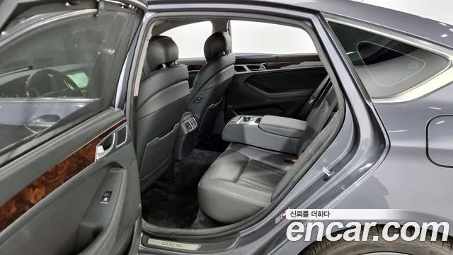 Hyundai Genesis 2016 — фото 11