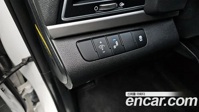 Hyundai AVANTE 2018 — фото 17