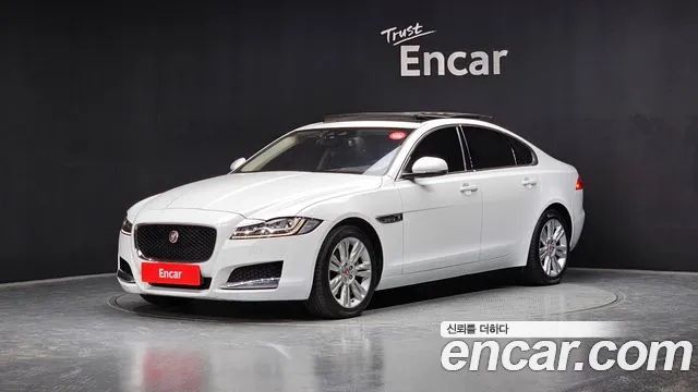 Jaguar XF 2017 — фото 1
