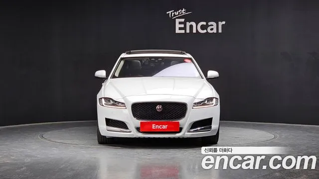 Jaguar XF 2017 — фото 3