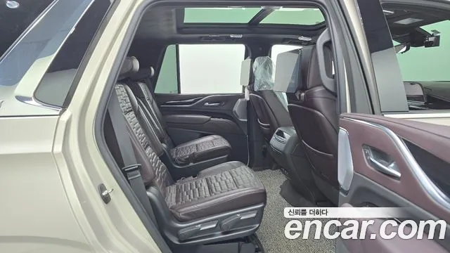 Cadillac Escalade 2022 — фото 12