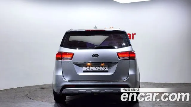Kia Canival 2015 — фото 4