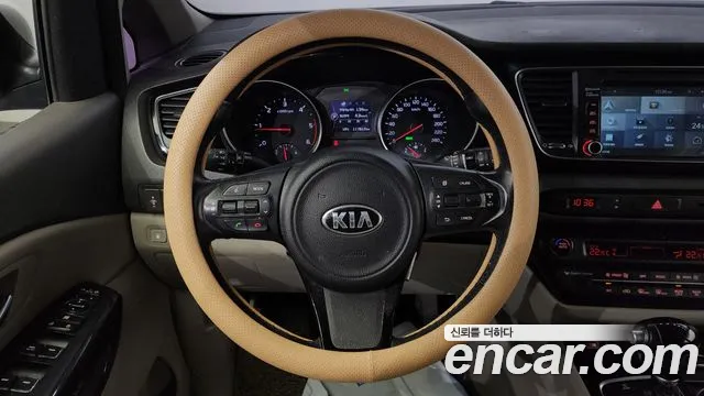 Kia Canival 2015 — фото 14