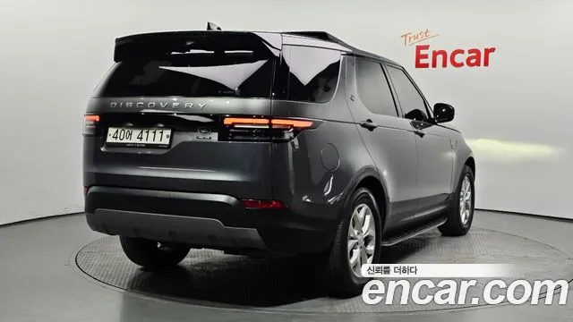 Land Rover Discovery 2018 — фото 2