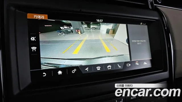Land Rover Discovery 2018 — фото 15