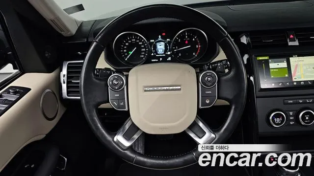 Land Rover Discovery 2018 — фото 17