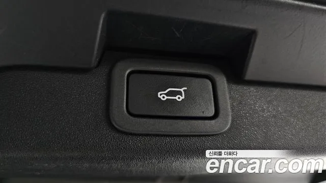 Land Rover Discovery 2018 — фото 19