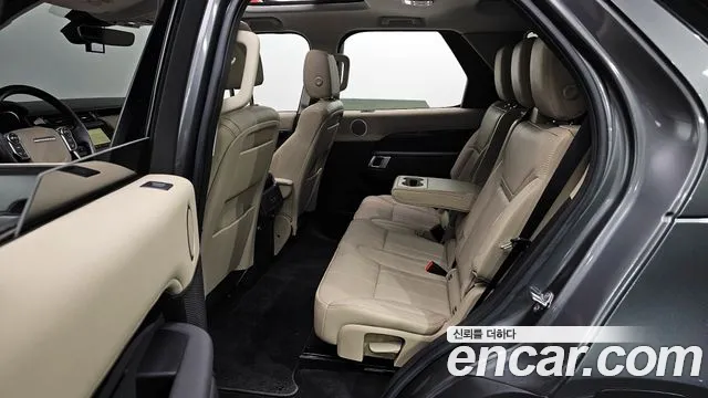 Land Rover Discovery 2018 — фото 20