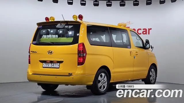 Hyundai Starex 2019 — фото 2