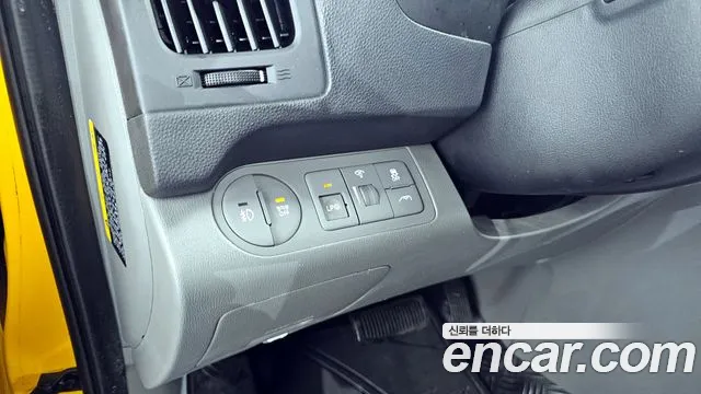 Hyundai Starex 2019 — фото 15