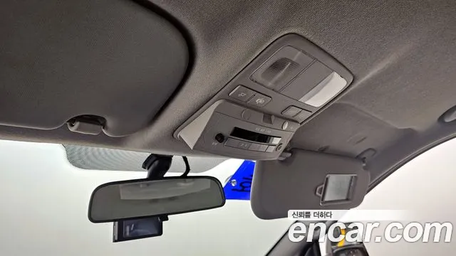 Hyundai Starex 2019 — фото 18