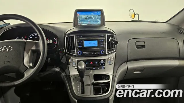 Hyundai Starex 2019 — фото 19