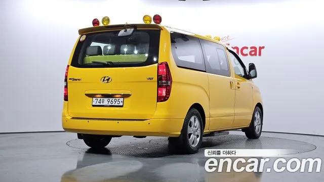 Hyundai Starex 2019 — фото 2