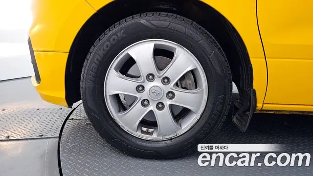 Hyundai Starex 2019 — фото 5