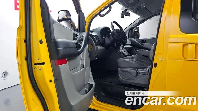 Hyundai Starex 2019 — фото 10