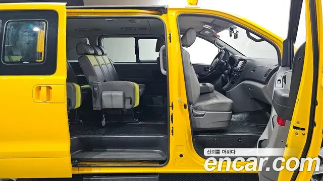 Hyundai Starex 2019 — фото 11