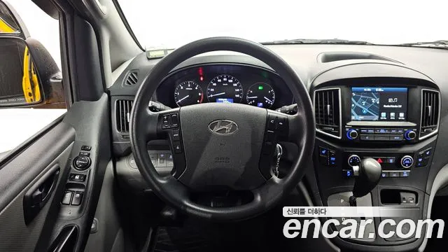 Hyundai Starex 2019 — фото 13