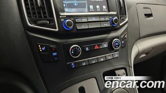 Hyundai Starex 2019 — фото 15