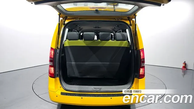 Hyundai Starex 2019 — фото 20