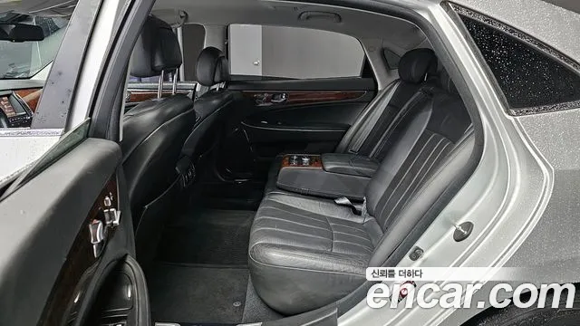 Hyundai Equus 2010 — фото 12