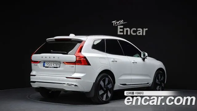 Volvo XC60 2025 — фото 2