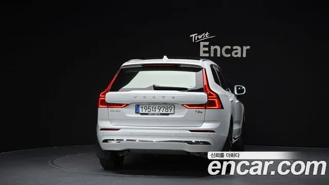 Volvo XC60 2025 — фото 4
