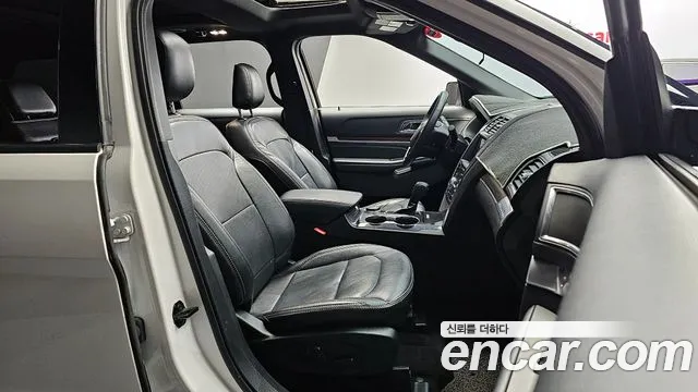 Ford Explorer 2019 — фото 10