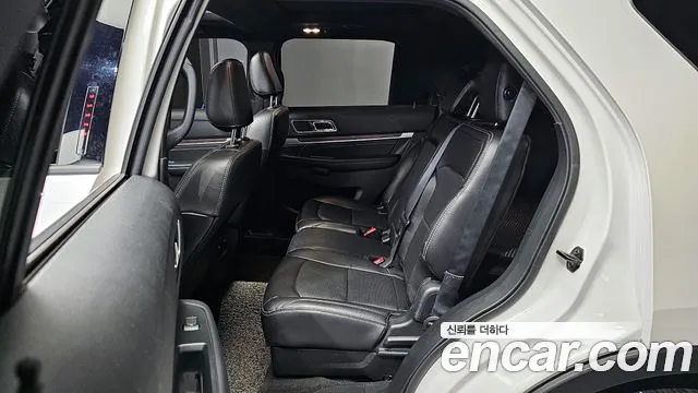 Ford Explorer 2019 — фото 12