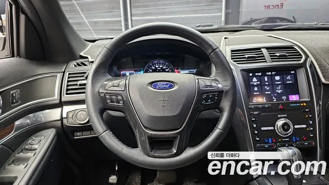 Ford Explorer 2019 — фото 13