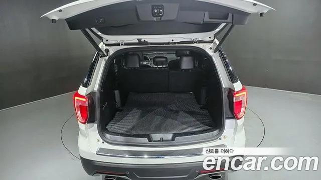 Ford Explorer 2019 — фото 20