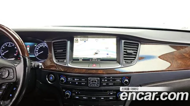 Hyundai Equus 2013 — фото 16