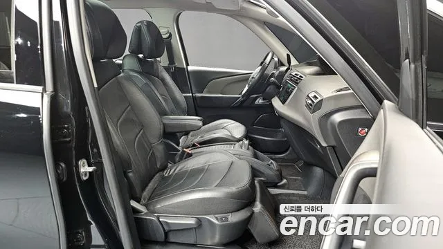 Citroen-DS C4 SpaceTourer 2022 — фото 10
