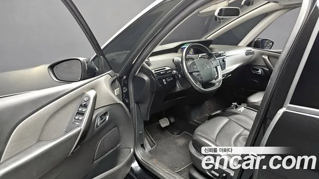 Citroen-DS C4 SpaceTourer 2022 — фото 11