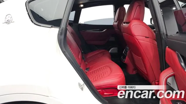 Maserati Levante 2021 — фото 12