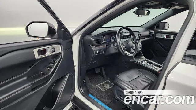Ford Explorer 2020 — фото 10
