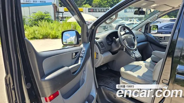 Hyundai Starex 2016 — фото 10