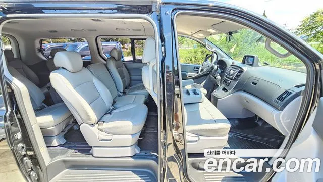 Hyundai Starex 2016 — фото 12
