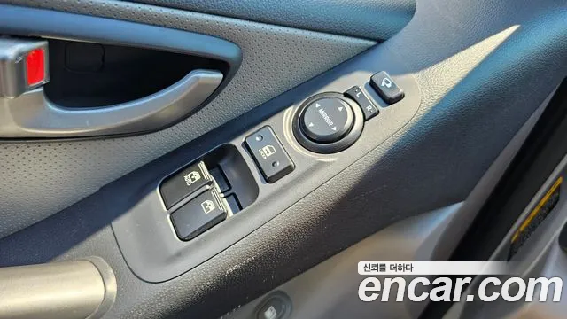 Hyundai Starex 2016 — фото 13