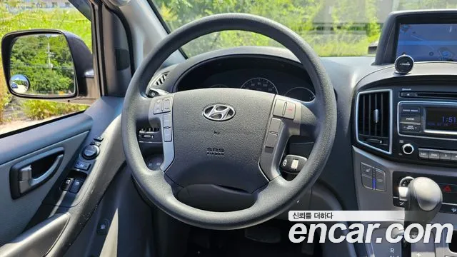 Hyundai Starex 2016 — фото 16