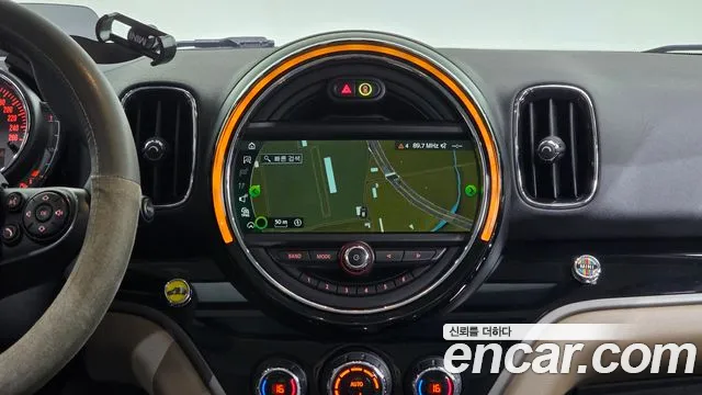 Mini Countryman 2019 — фото 16