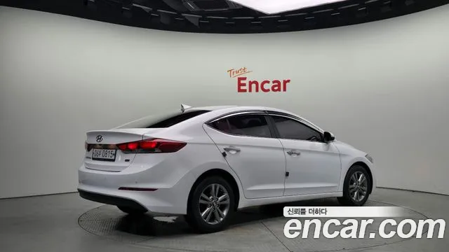 Hyundai AVANTE 2016 — фото 2